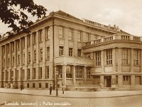 Marulićev trg, Kemijski laboratorij i Pučko sveučilište